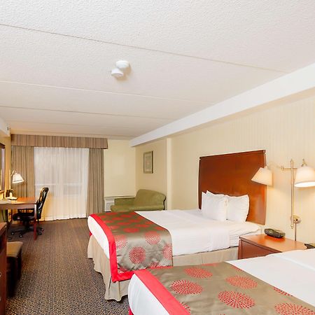 Ramada By Wyndham Niagara Falls By The River Kültér fotó