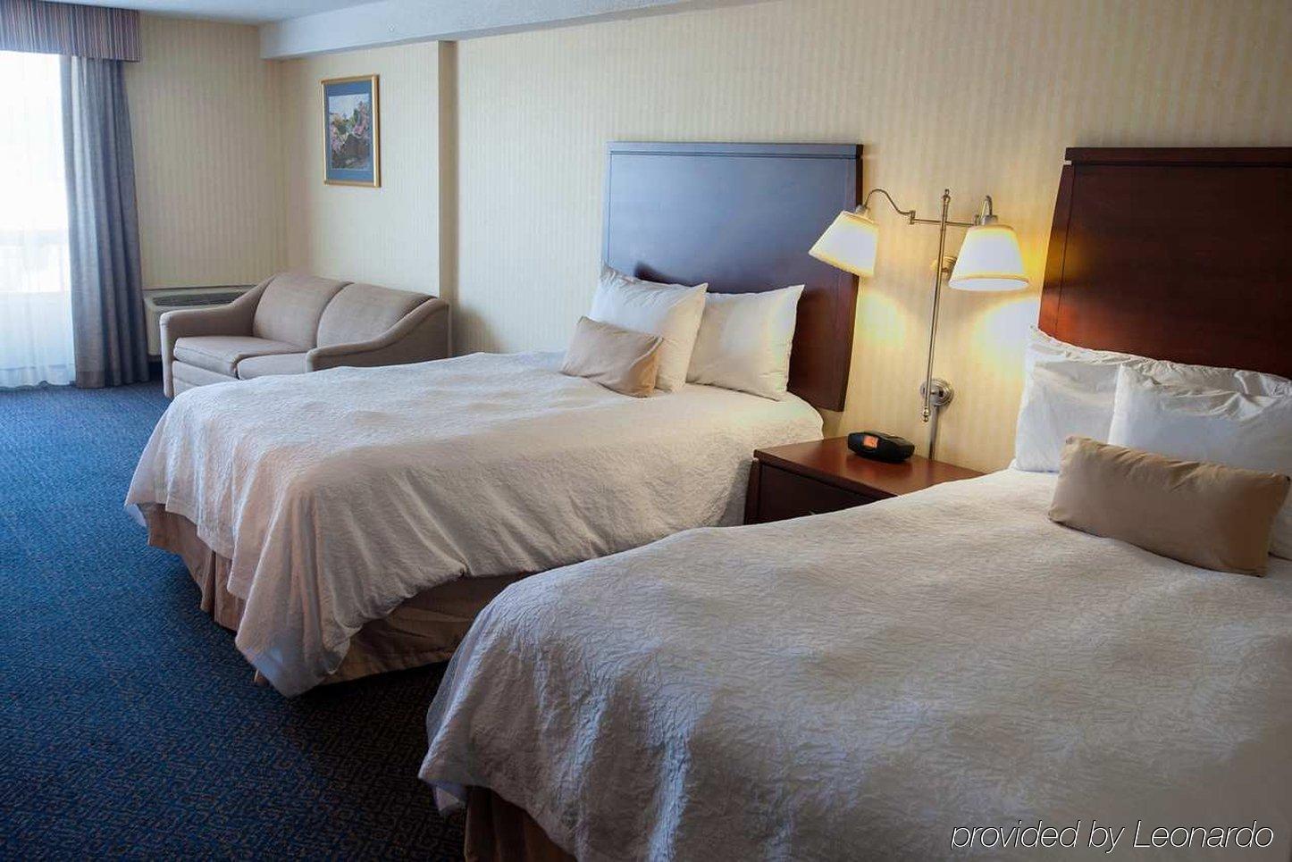 Ramada By Wyndham Niagara Falls By The River Kültér fotó