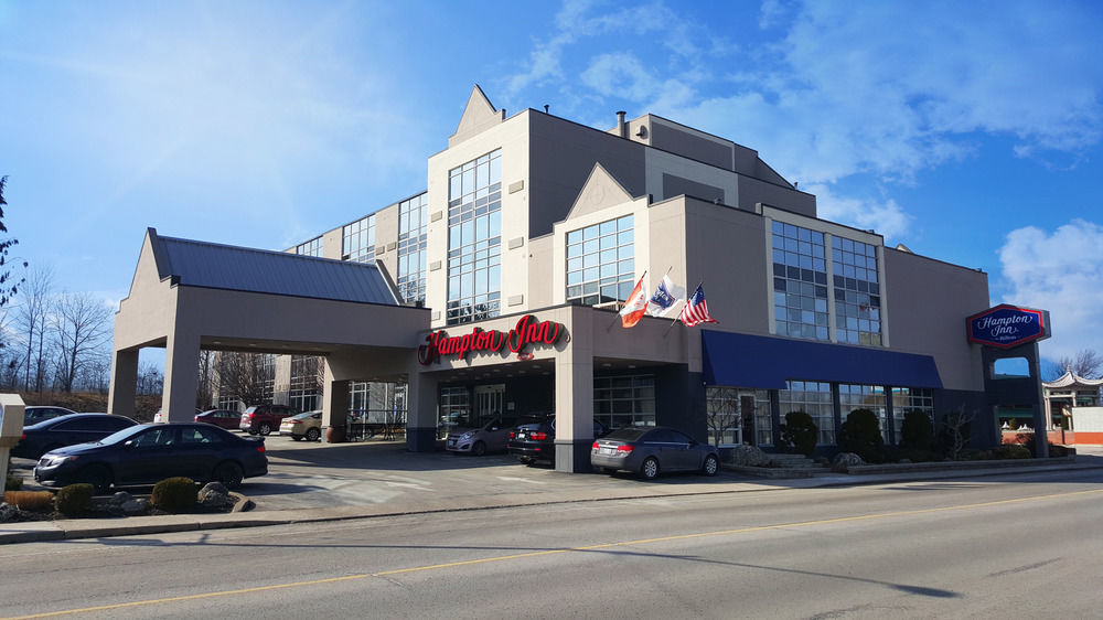Ramada By Wyndham Niagara Falls By The River Kültér fotó