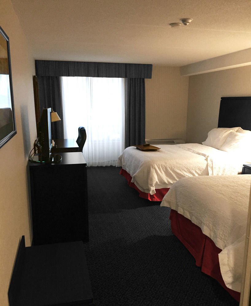 Ramada By Wyndham Niagara Falls By The River Kültér fotó