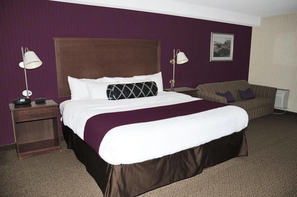 Ramada By Wyndham Niagara Falls By The River Kültér fotó