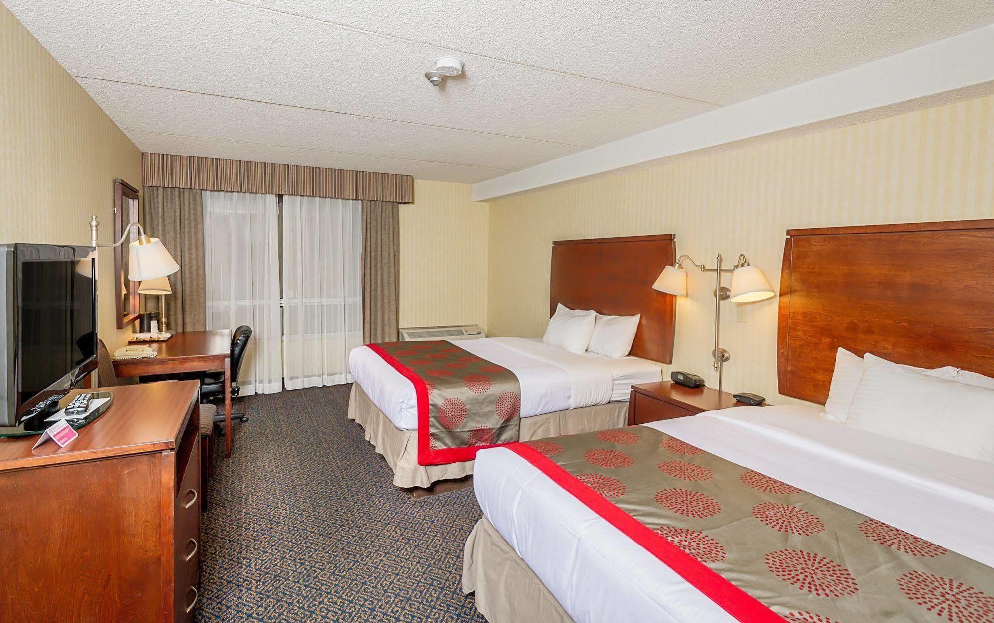 Ramada By Wyndham Niagara Falls By The River Kültér fotó