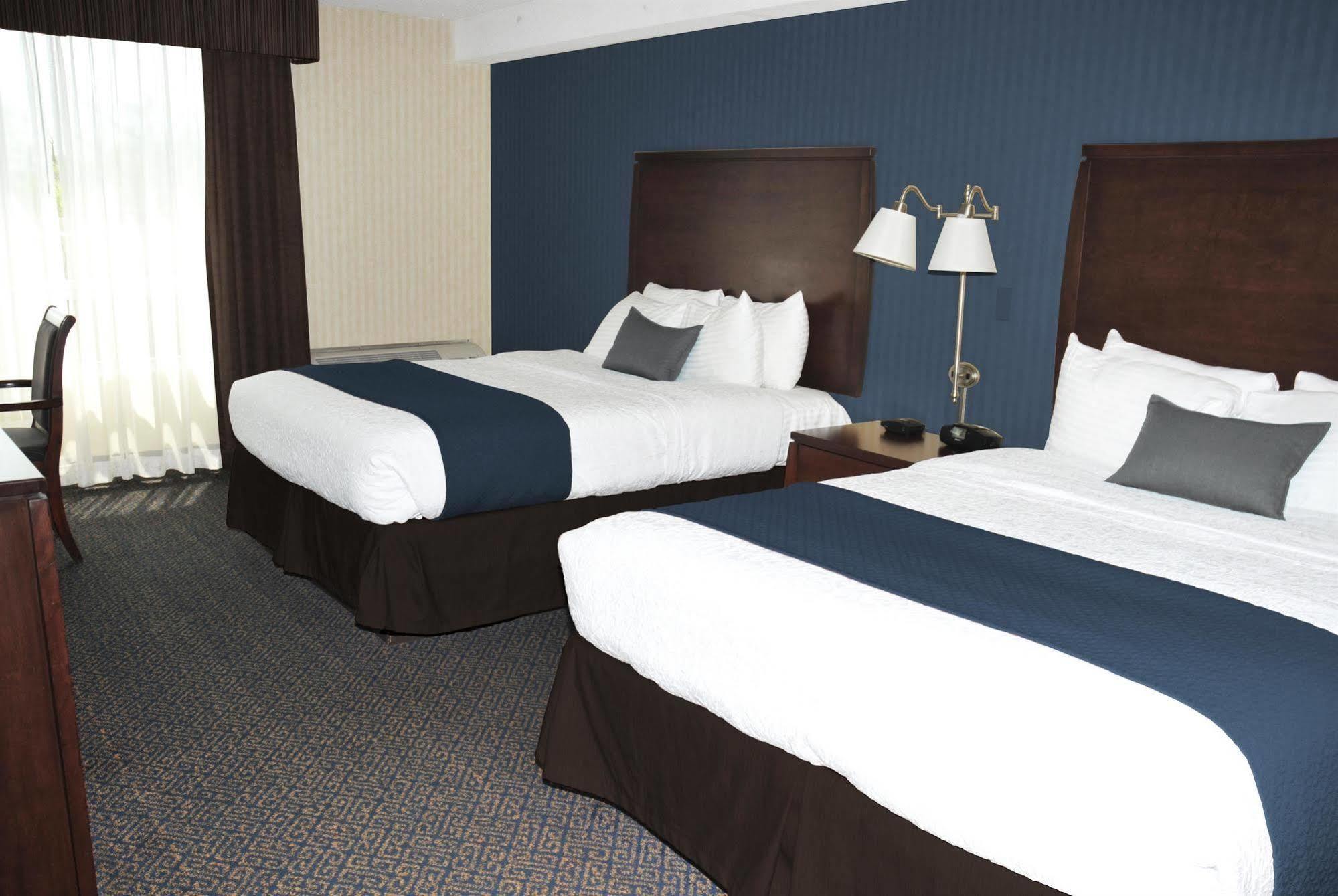 Ramada By Wyndham Niagara Falls By The River Kültér fotó