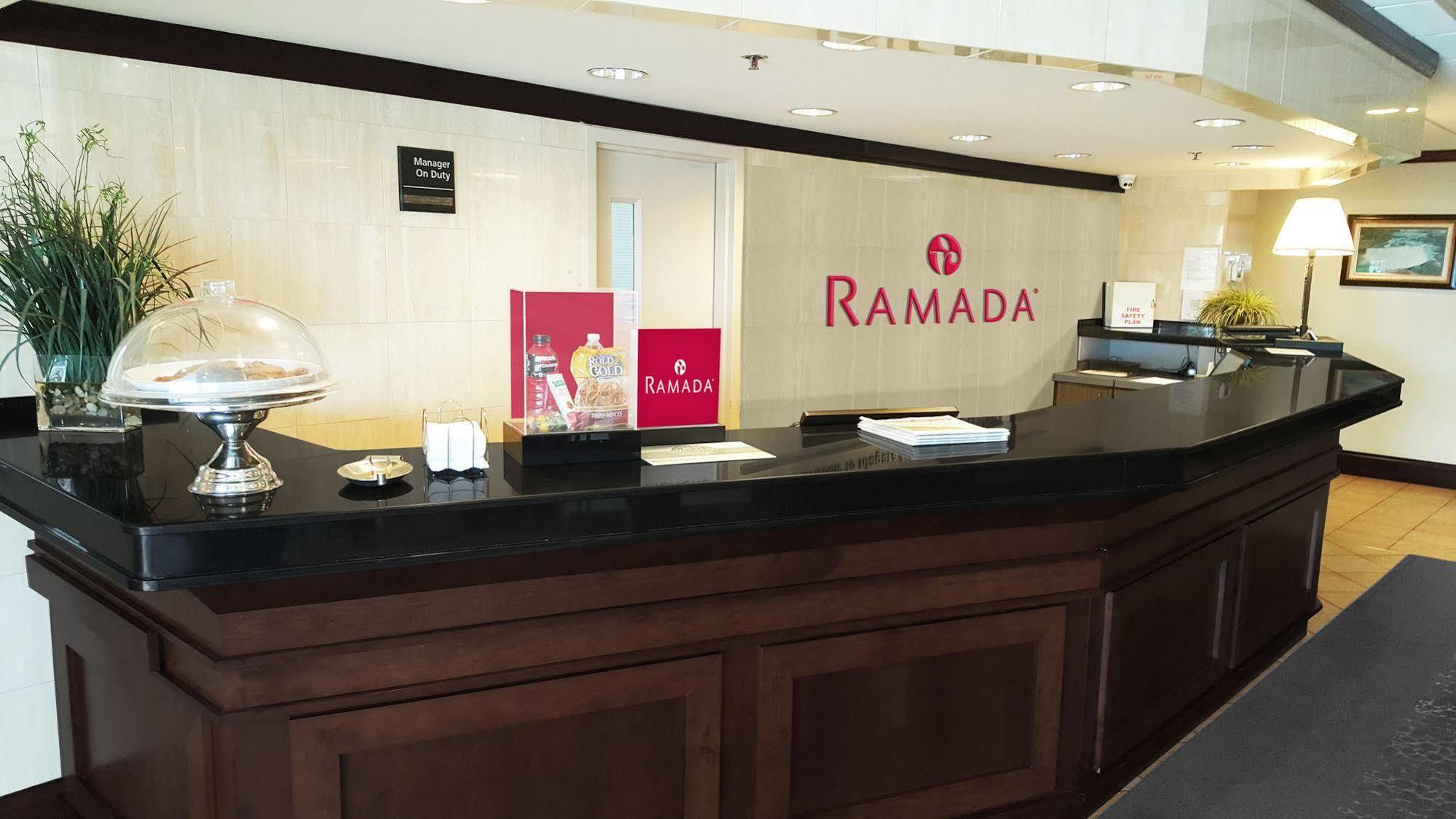 Ramada By Wyndham Niagara Falls By The River Kültér fotó